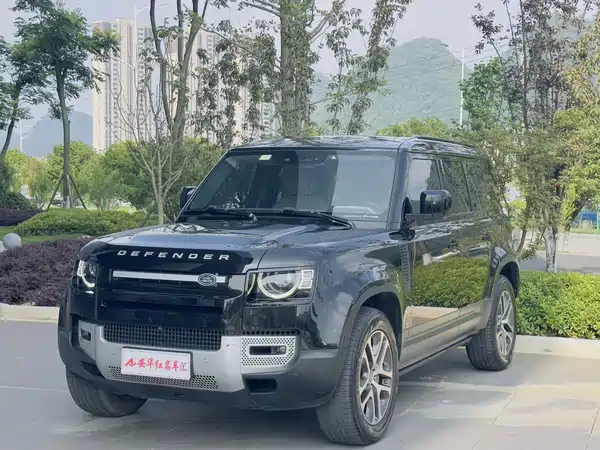 Land Rover Defender 2021