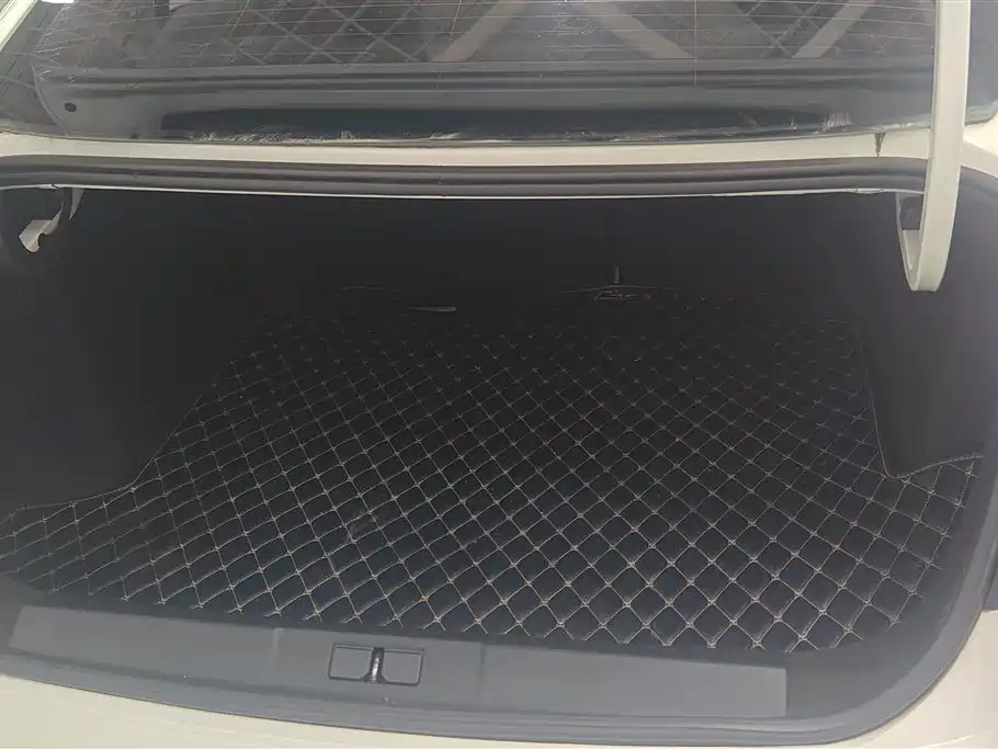 Peugeot 408 2016
