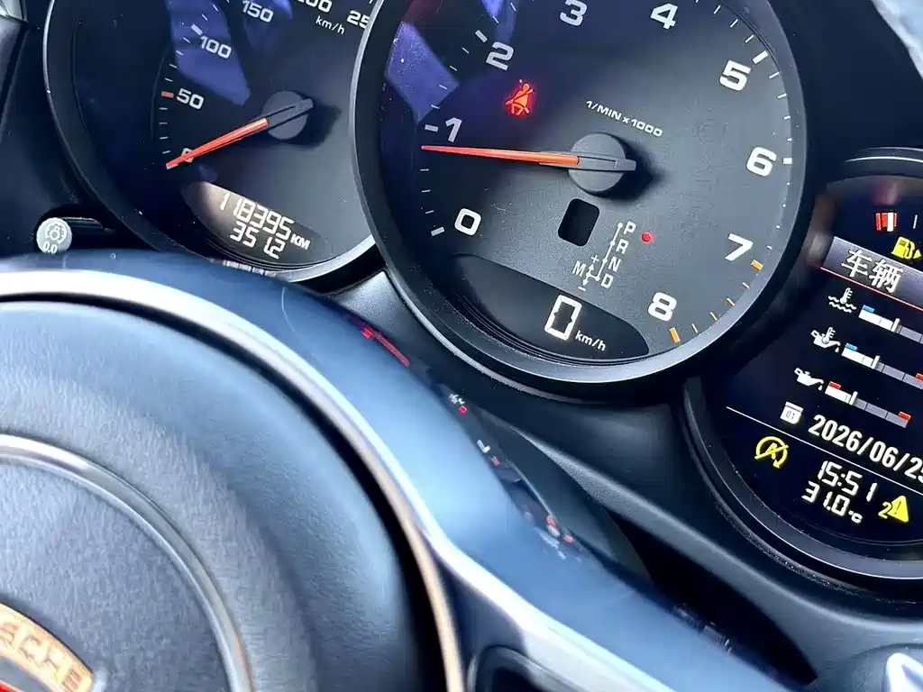 Porsche Macan 2016 — фото 9