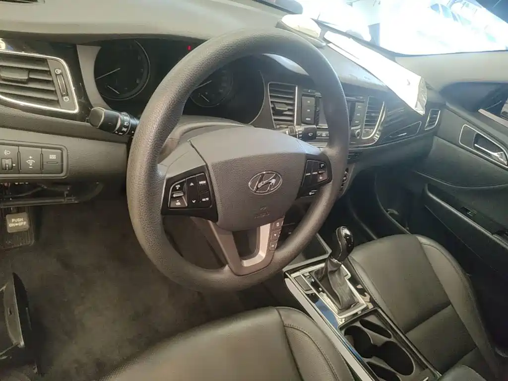 Hyundai Mistra 2015 — фото 11