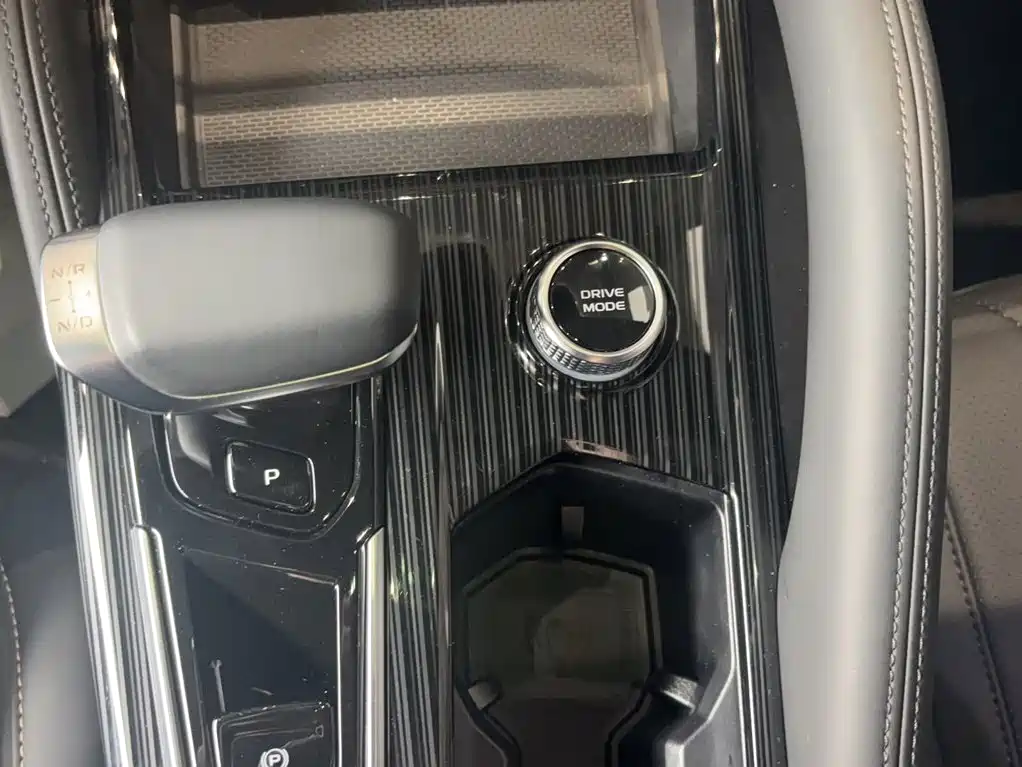 Geely Xingyue L 2024