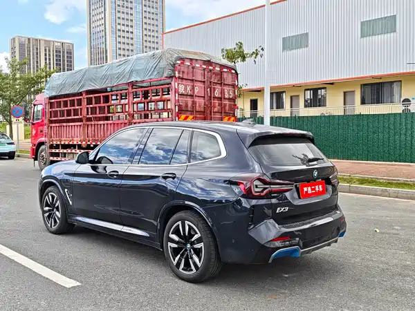 BMW iX3 2022