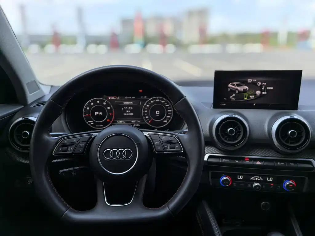 Audi Q2L 2022 — фото 13