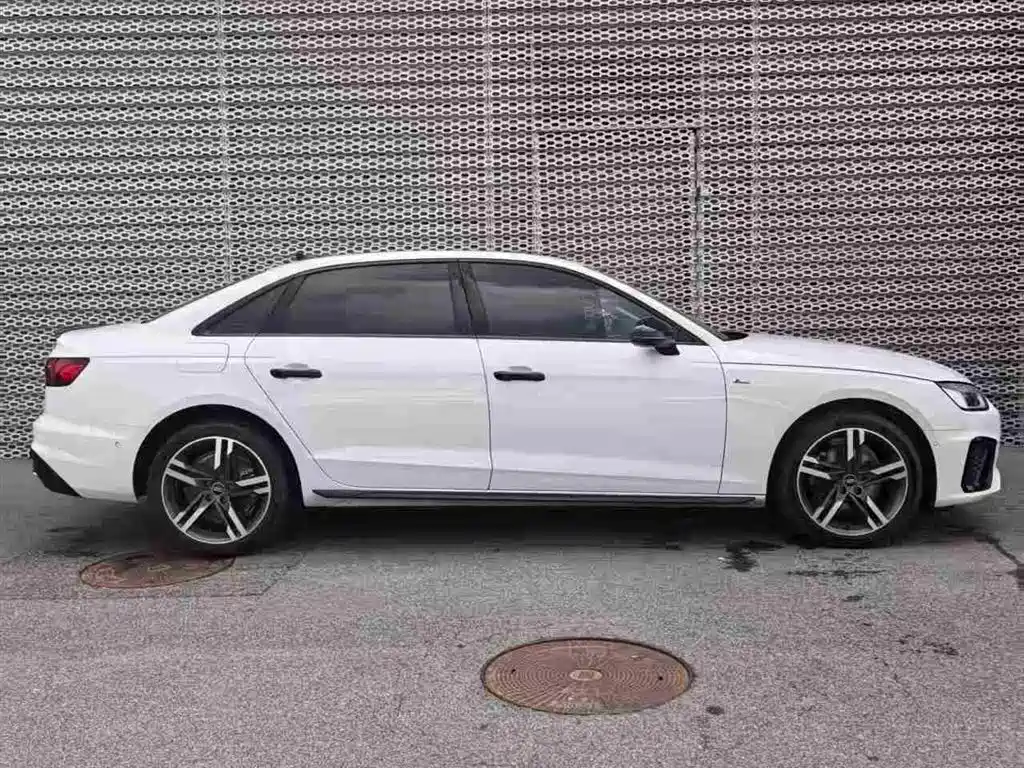 Audi A4L 2022 — фото 4