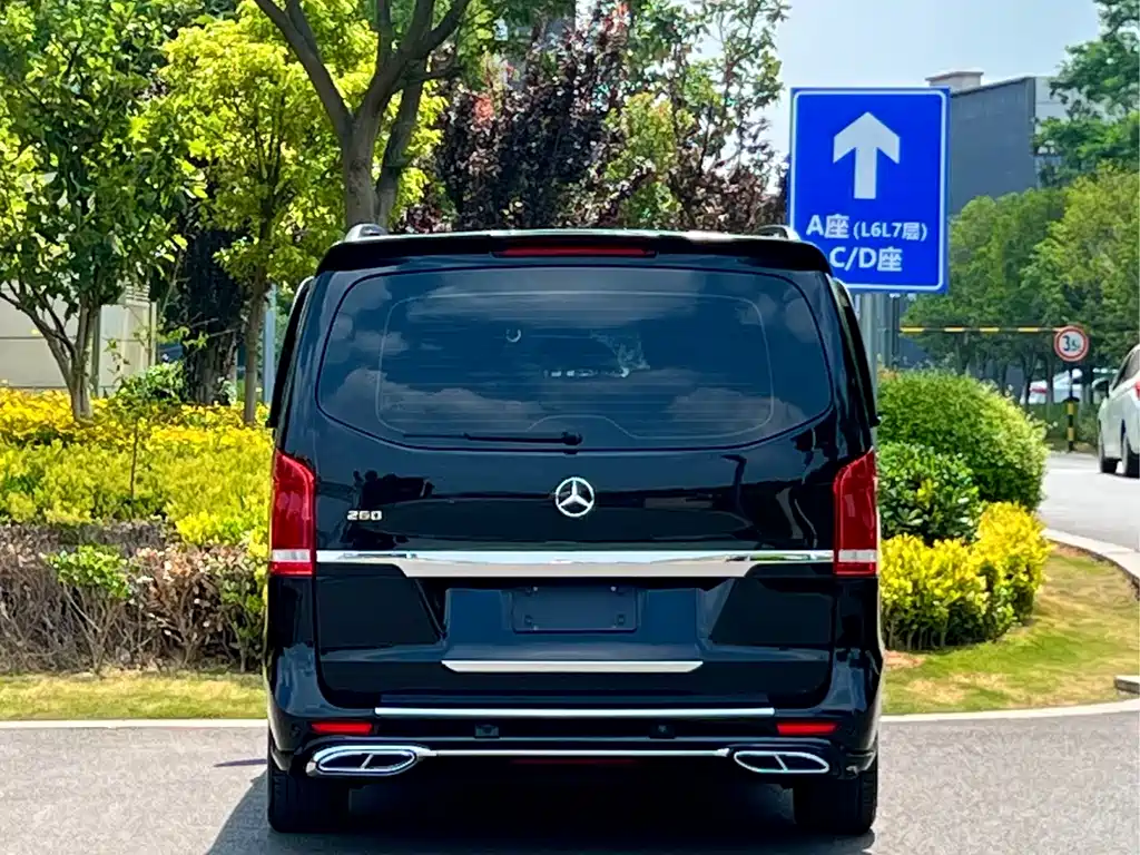 Mercedes-Benz Vito 2023 — фото 6