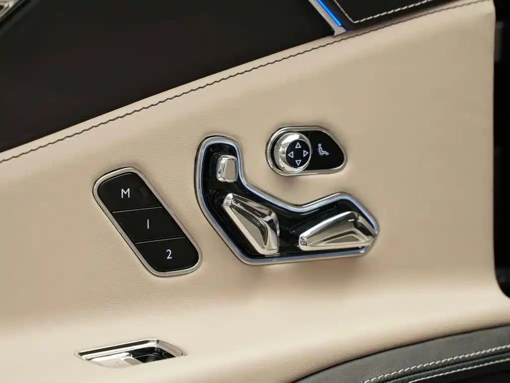 Bentley Flying Spur 2024 — фото 26