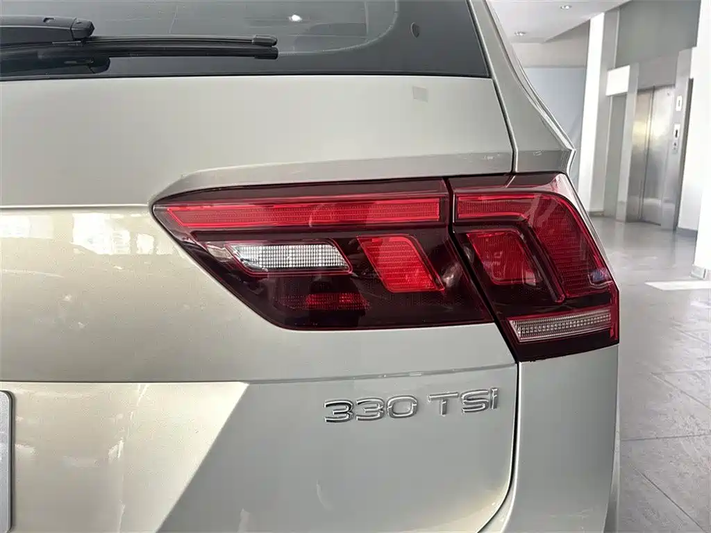Volkswagen Tiguan L 2021 — фото 12