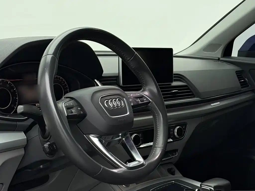 Audi Q5L 2018 — фото 16