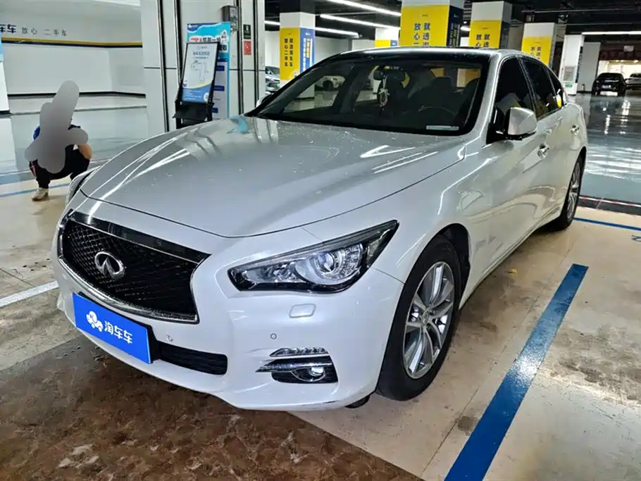 Infiniti Q50L 2015