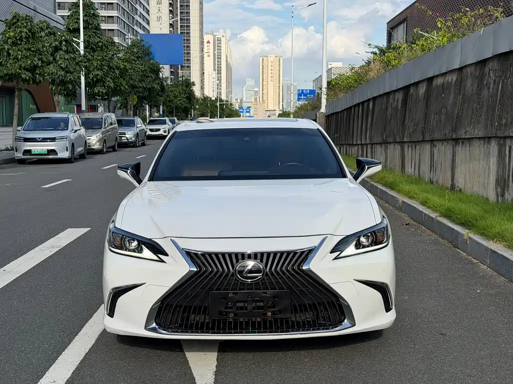 Lexus ES 2020 — фото 2
