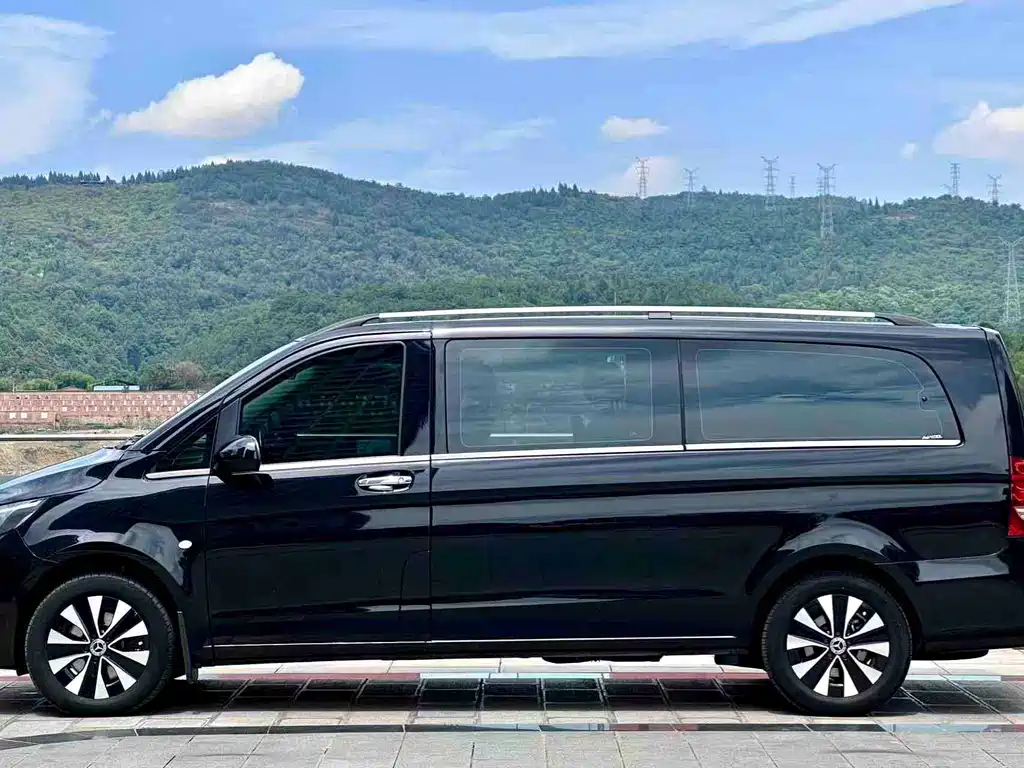Mercedes-Benz Vito 2023 — фото 4