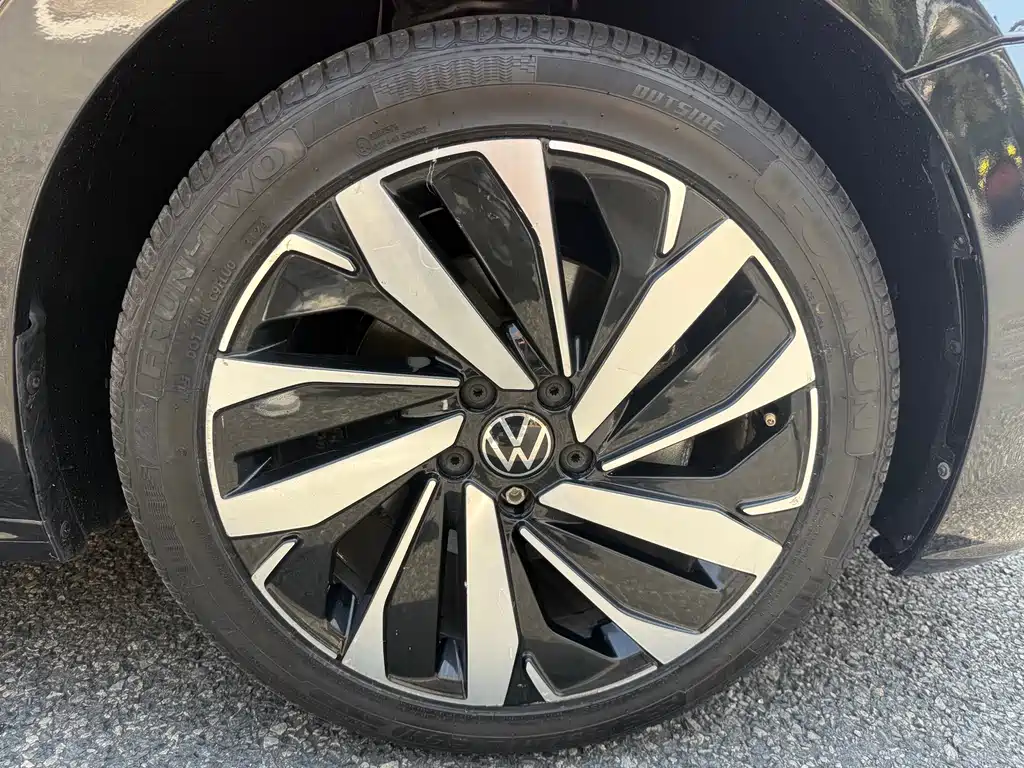 Volkswagen Passat 2024 — фото 17