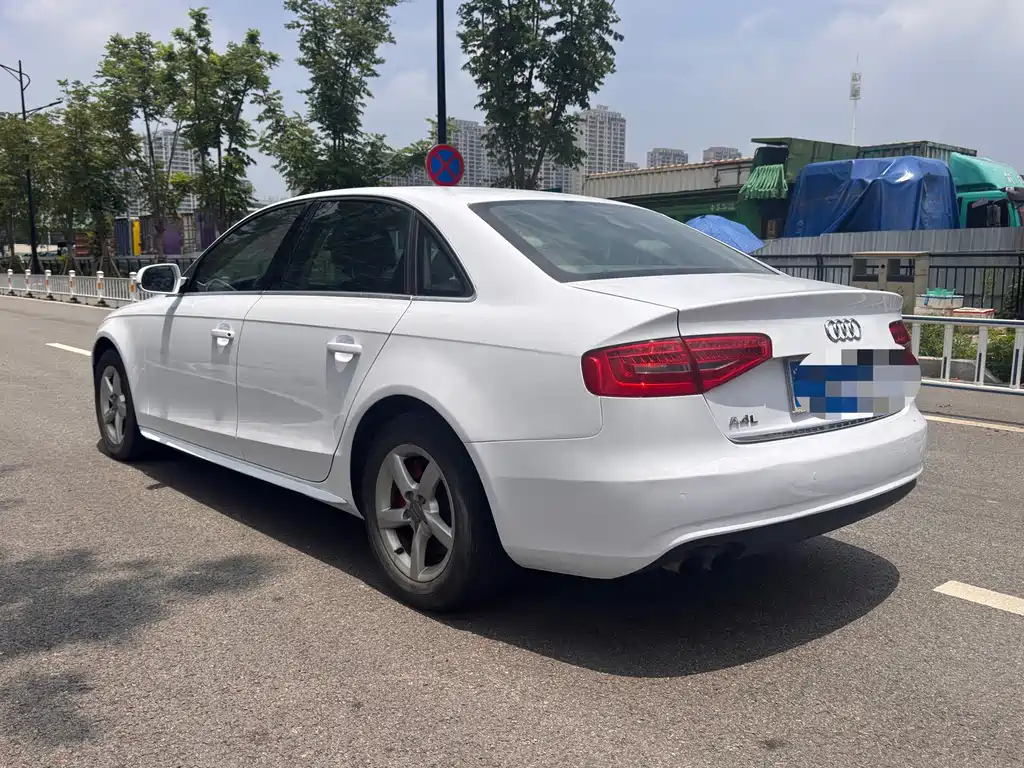Audi A4L 2013