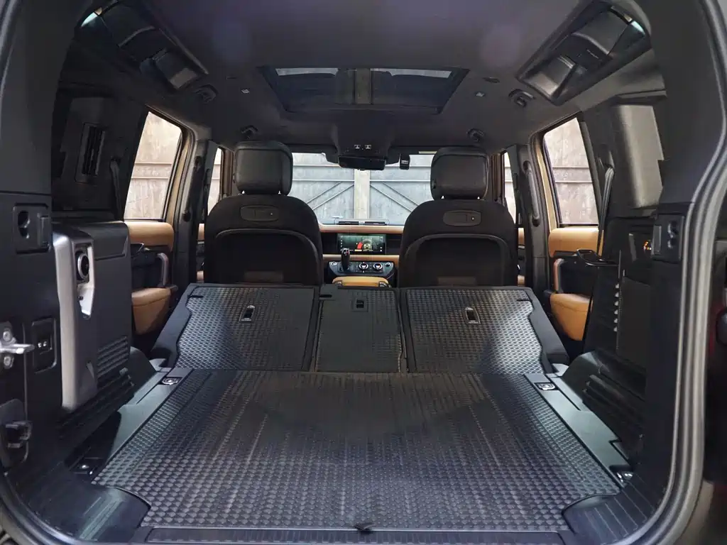 Land Rover Defender 2021 — фото 19