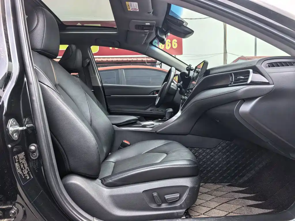 Toyota Camry 2021 — фото 15