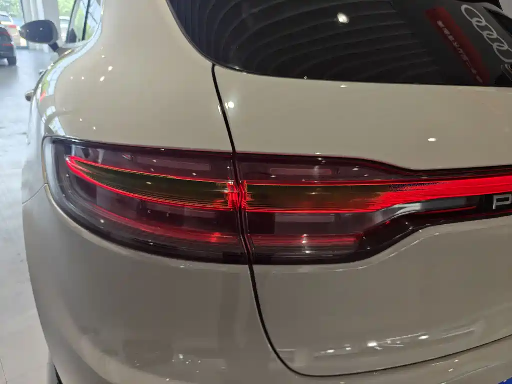 Porsche Macan 2019 — фото 14