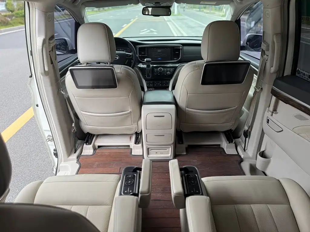 GAC Motor Trumpchi M8 2018 — фото 8