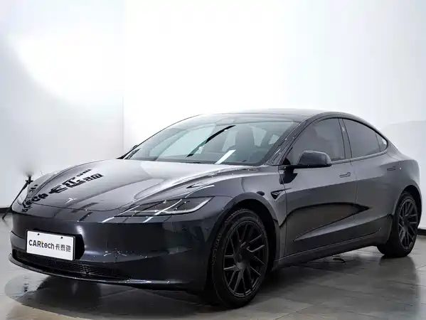 Tesla Model 3 2024