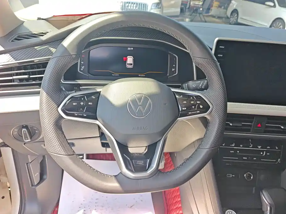 Volkswagen Tiguan L 2021 — фото 15