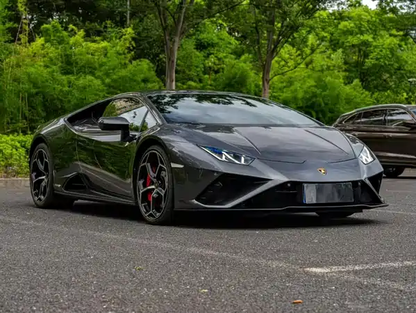 Lamborghini Huracan 2021