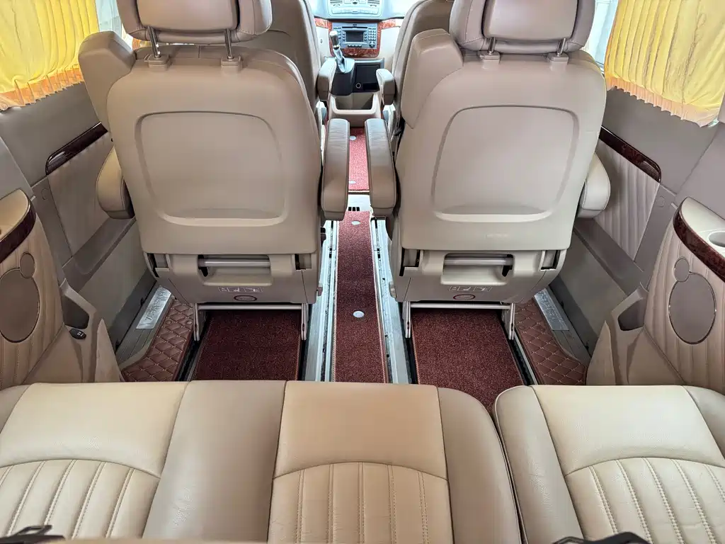 Mercedes-Benz Viano 2017 — фото 19