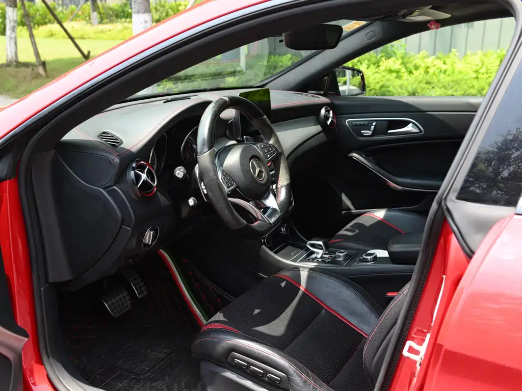 Mercedes-Benz CLA AMG 2017 — фото 11