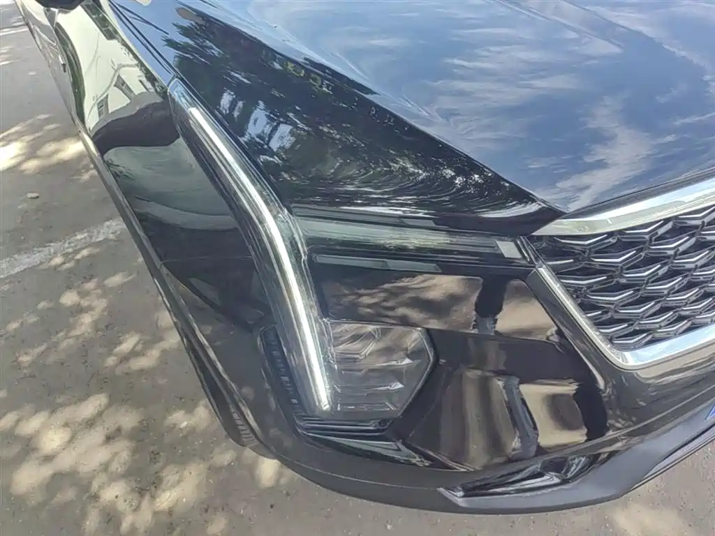 Cadillac XT4 2025 — фото 13