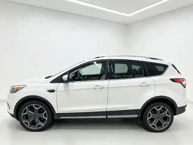 Ford Kuga 2018 — фото 16