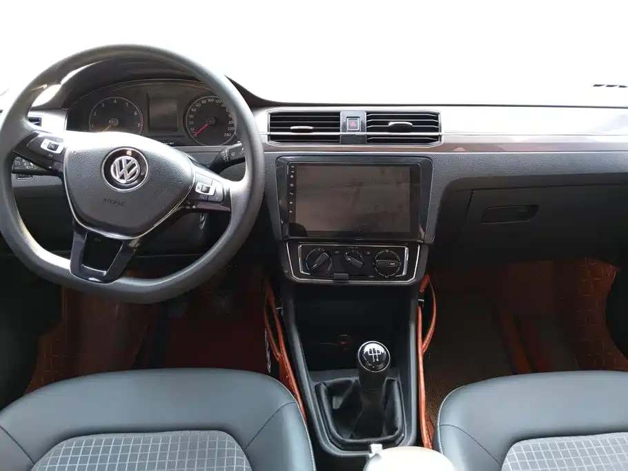 Volkswagen Santana 2017 — фото 12