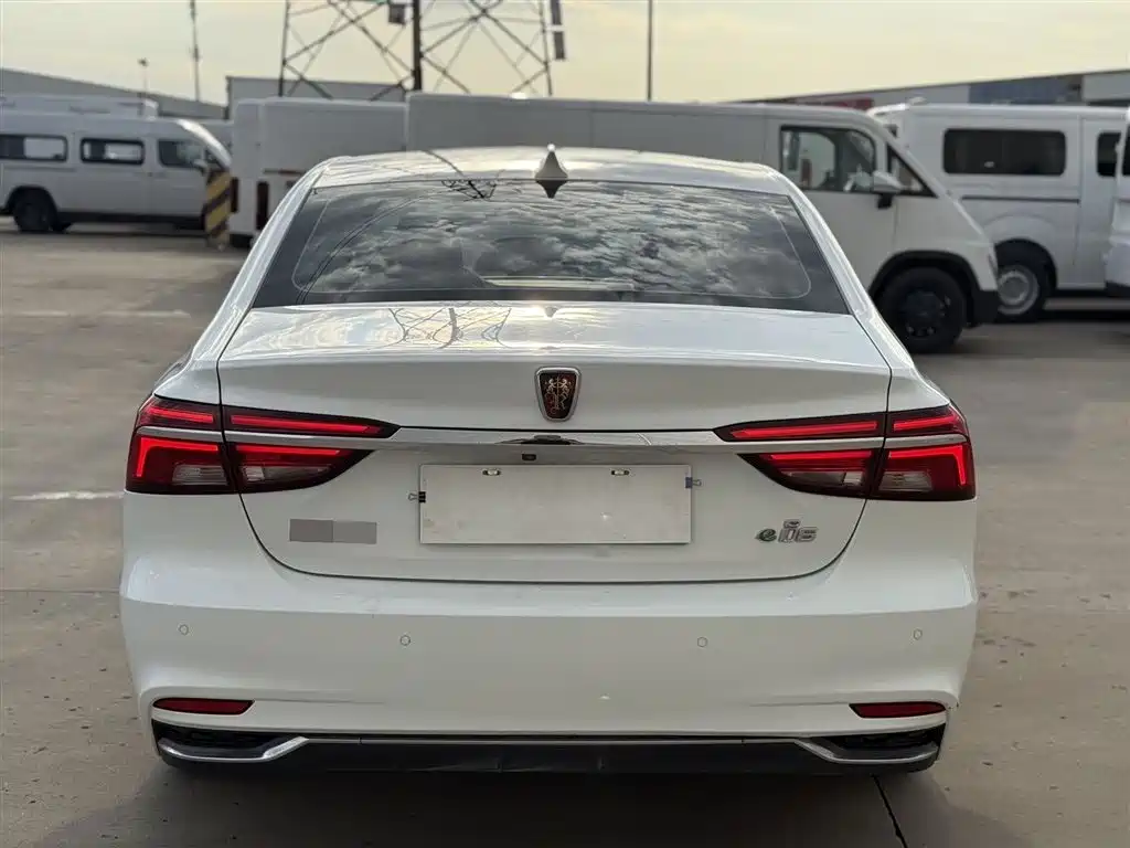 Roewe i6 New Energy 2018 — фото 6