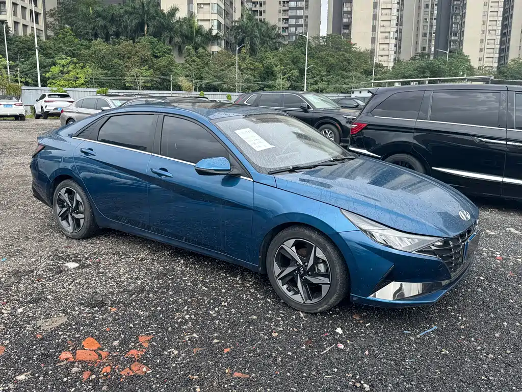 Hyundai Elantra 2022 — фото 4