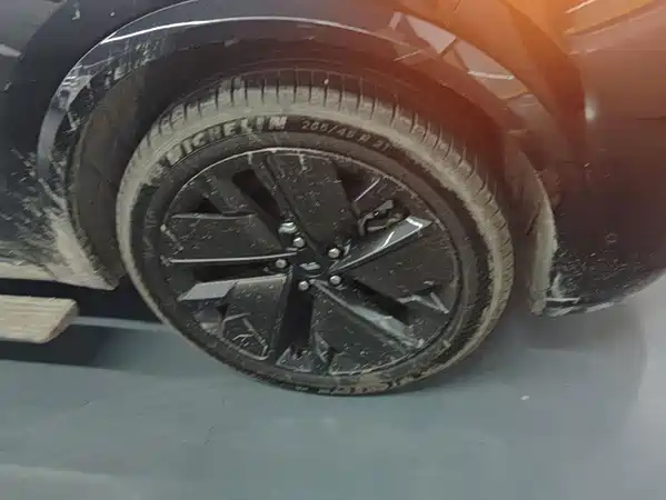 Li Auto L9 2025