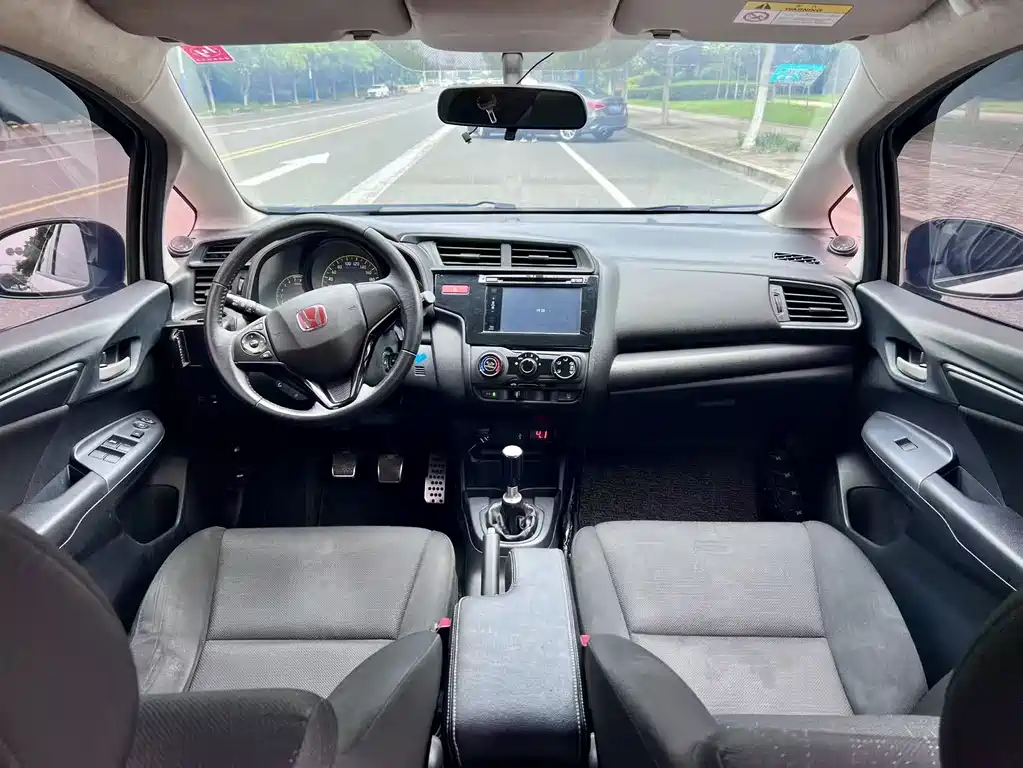 Honda Fit 2018 — фото 12