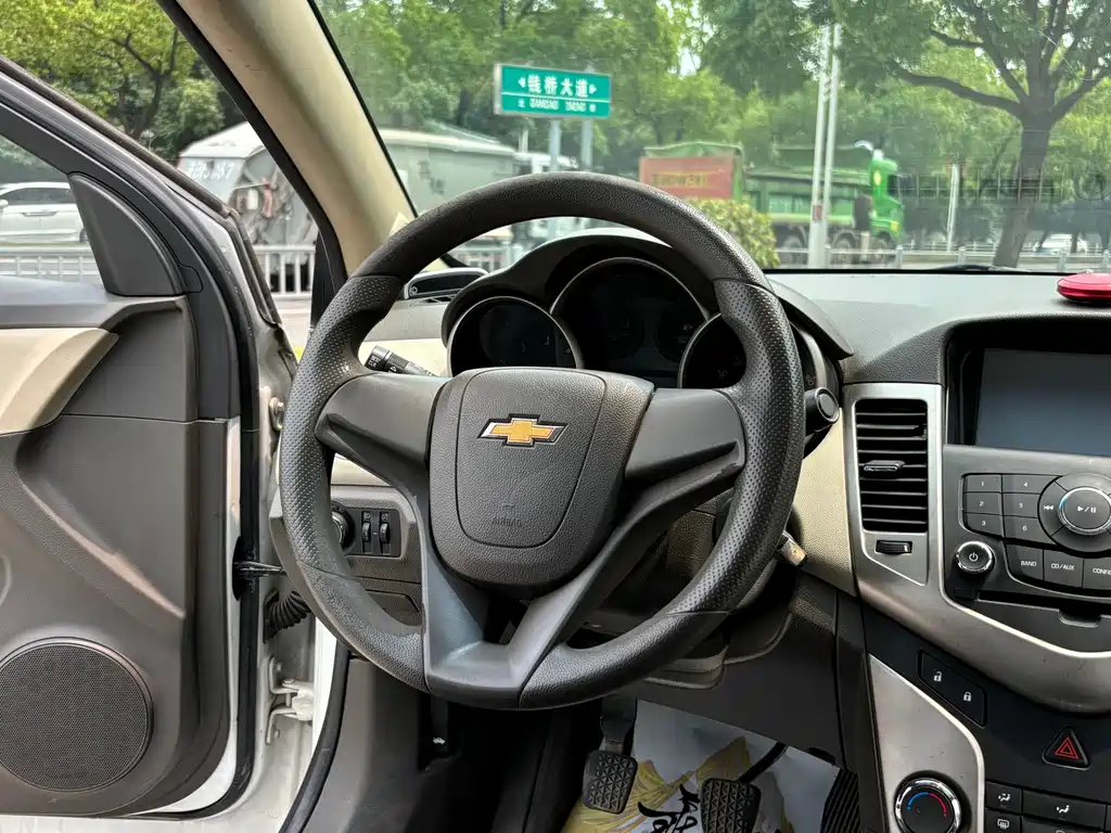 Chevrolet Cruze 2015 — фото 10