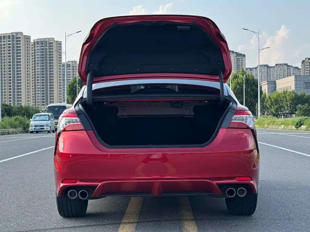 Toyota Camry 2021 — фото 11