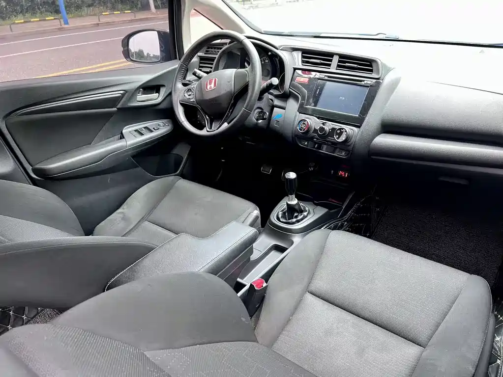 Honda Fit 2018 — фото 11
