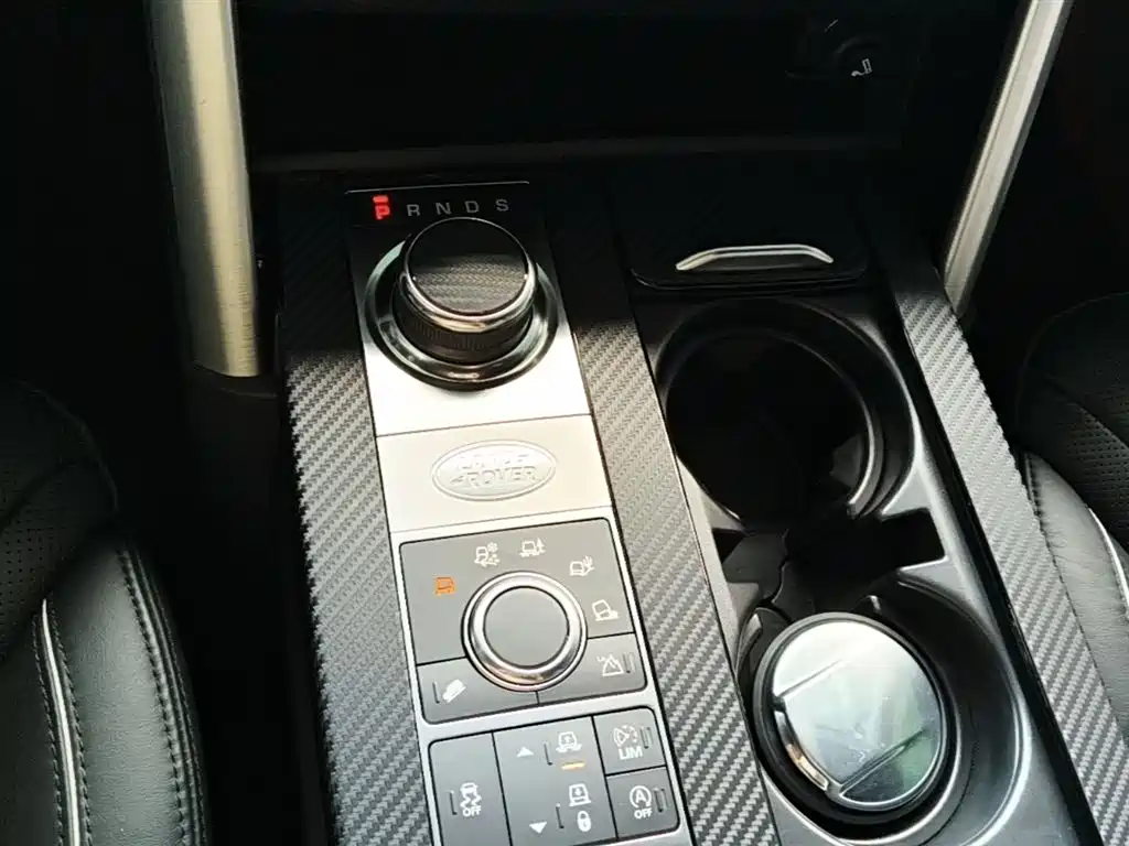 Land Rover Discovery 2017 — фото 14
