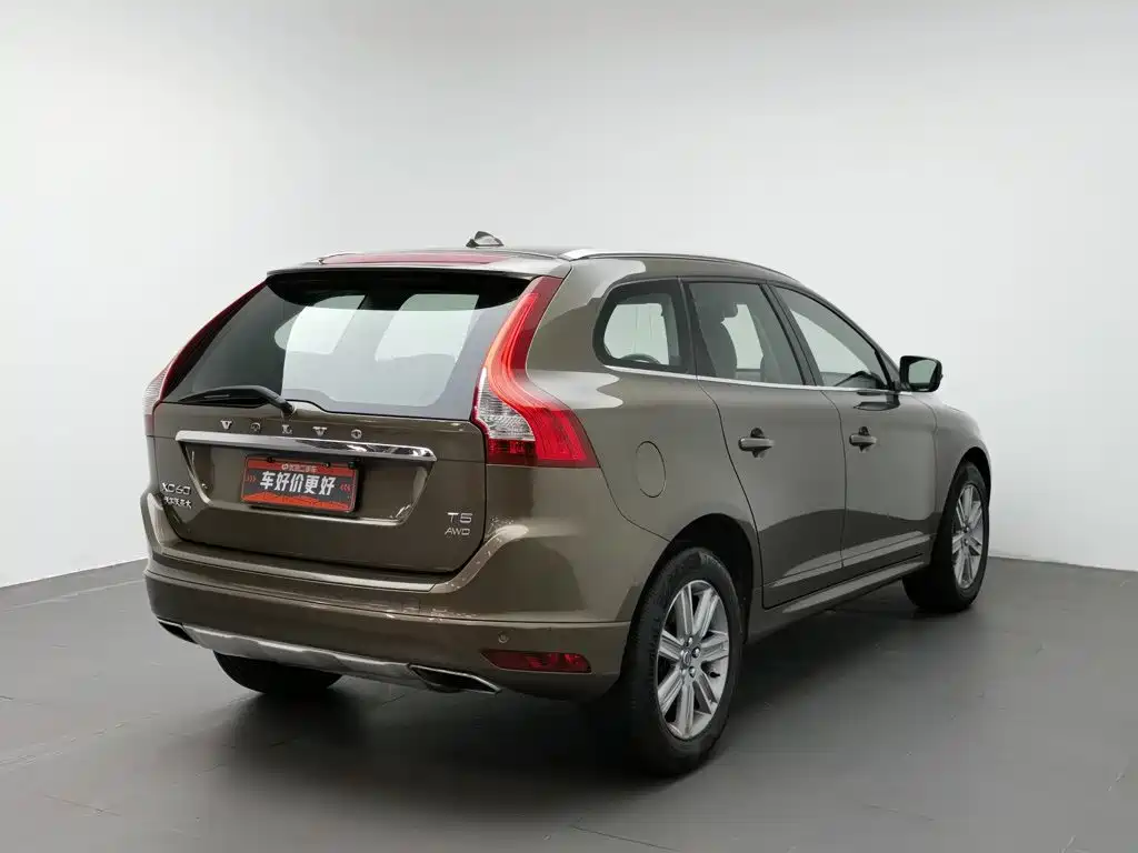 Volvo XC60 2017 — фото 2