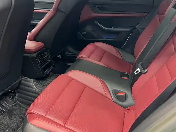 Porsche Taycan 2024