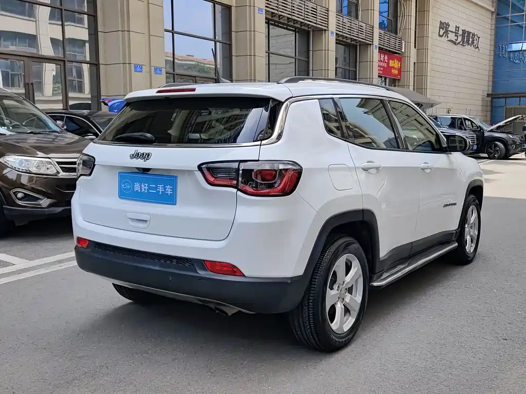 Jeep Compass 2018 — фото 6