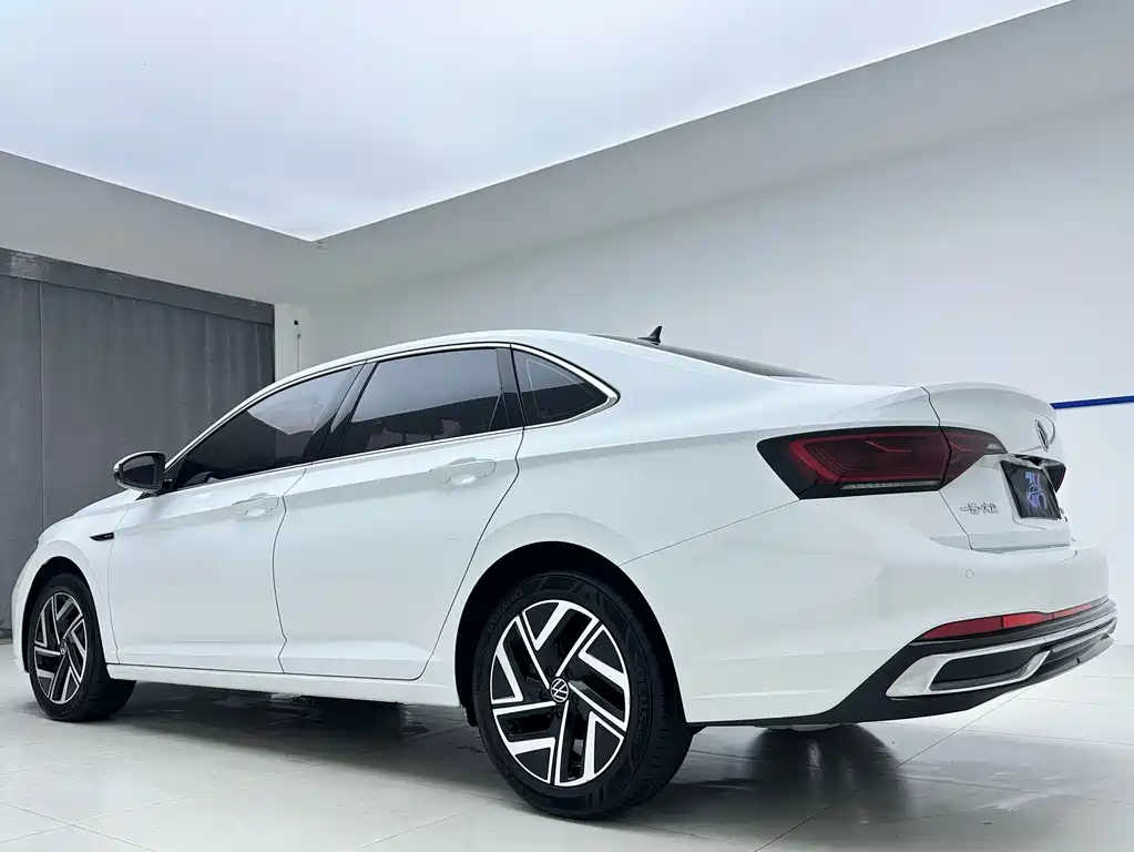 Volkswagen Sagitar 2022