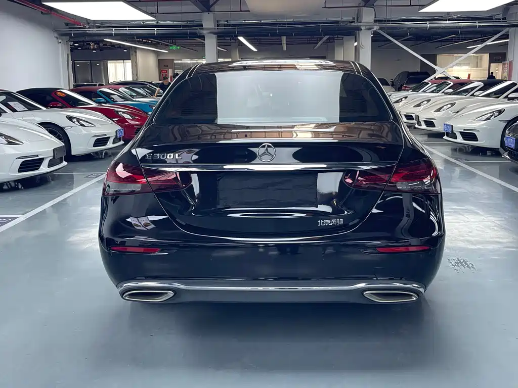 Mercedes-Benz E-Class 2021 — фото 16