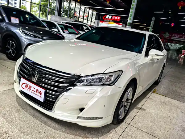 Toyota Crown 2017