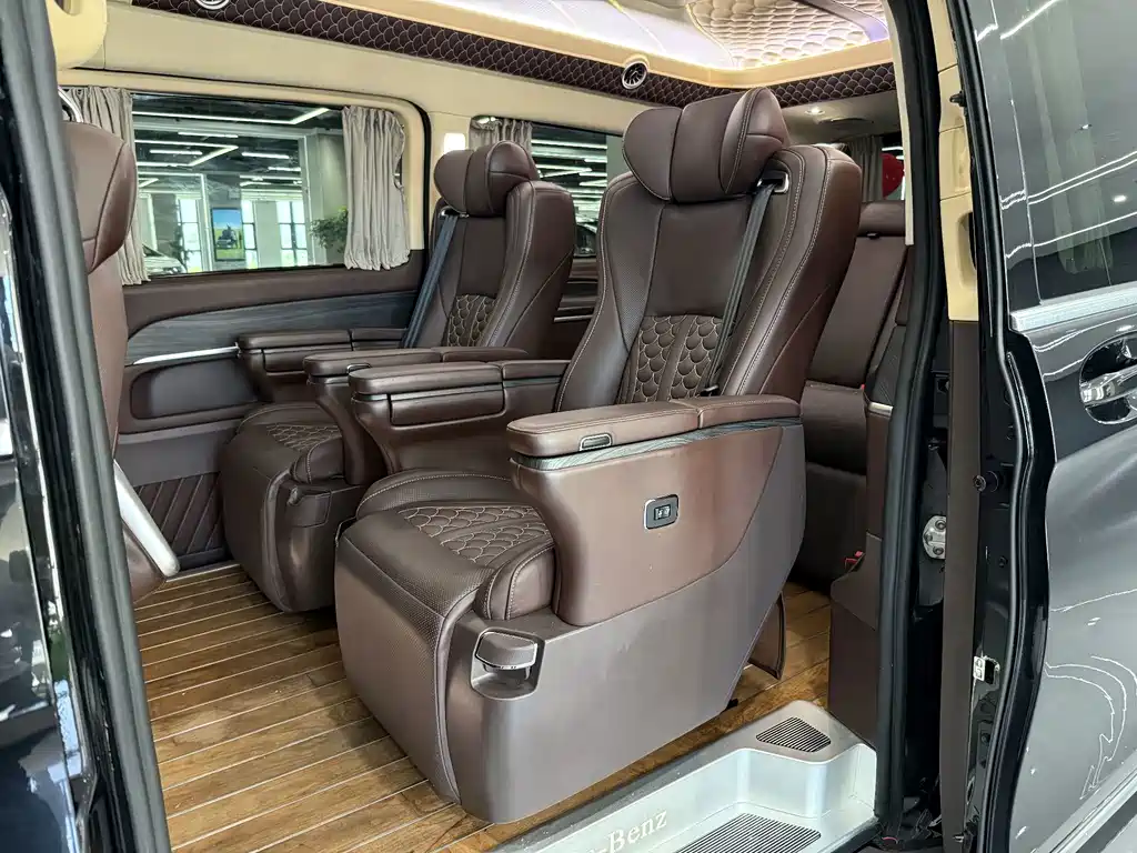 Mercedes-Benz V-Class 2020 — фото 8
