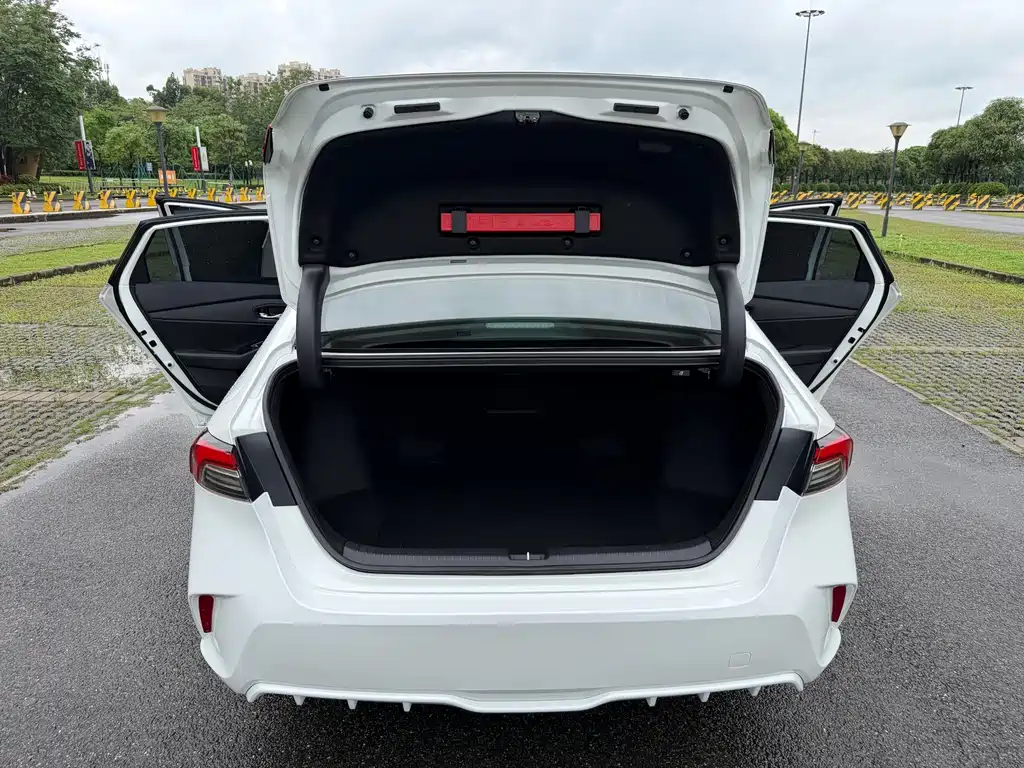 Honda Inspire 2023 — фото 28