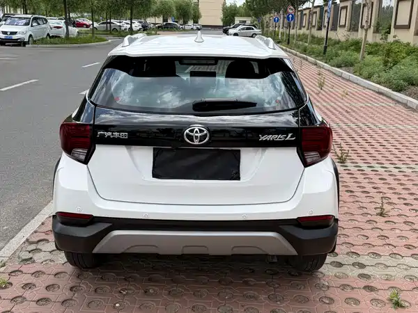 Toyota Yaris L 2022