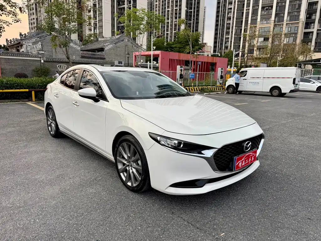 Mazda 3 Axela 2023 — фото 2