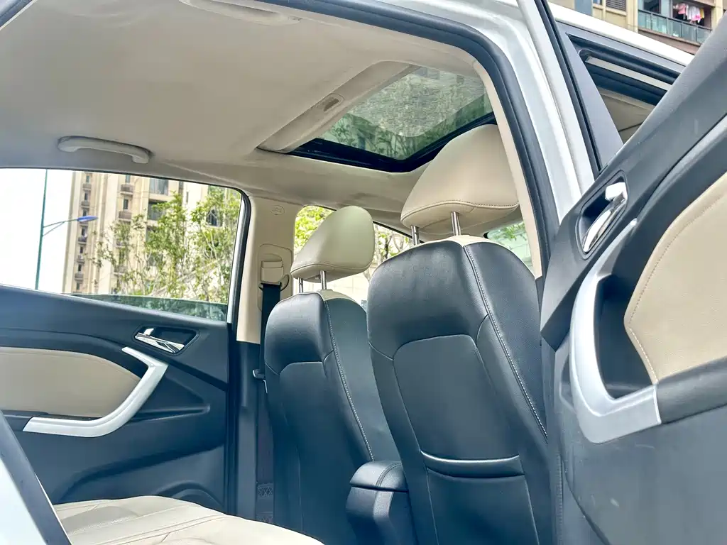 Changan Yuexiang V7 2015 — фото 25