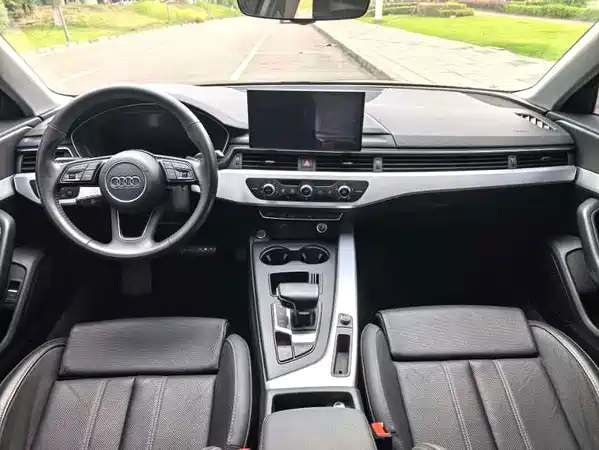 Audi A4L 2020