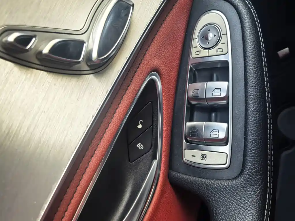 Mercedes-Benz C-Class 2015 — фото 19